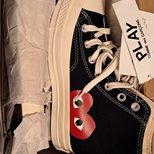 converse tennis shoes